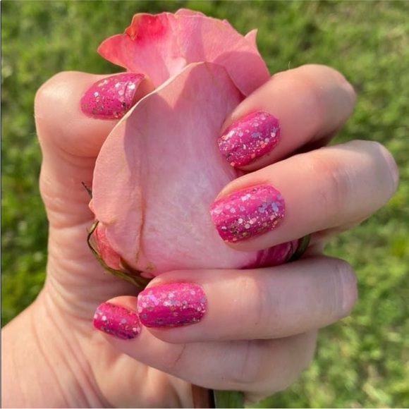 *Retired* Color Street: LA Dreams | Barbie Hot Pink Rose Gold Glitter Sparkle - Picture 7 of 16